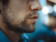 Бороду и усы опасно носить в эпидемию гриппа и ОРВИ