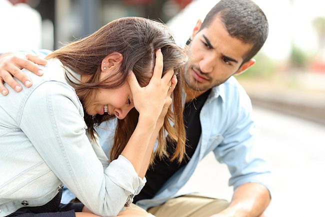 Психологи объяснили разницу между депрессией и «плохим настроением»