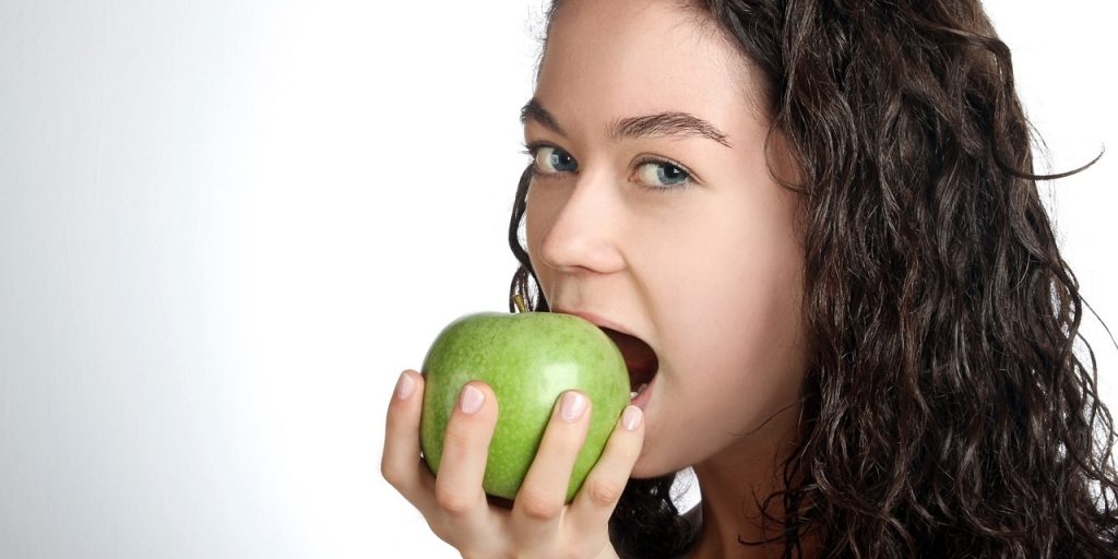 Дерматологи назвали продукты, улучшающие состояние кожи