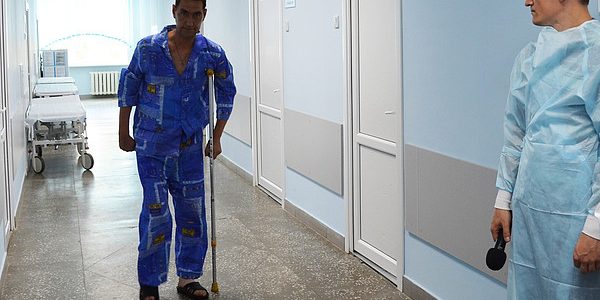 Кировские хирурги провели сложнейший малоинвазивный остеосинтез