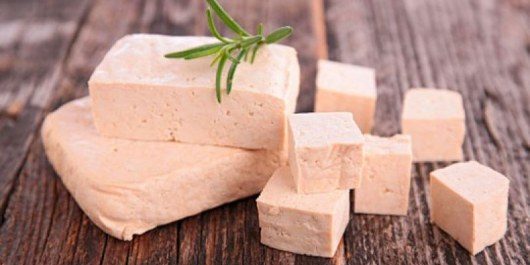 Сыр защищает кости мужчин, но не женщин