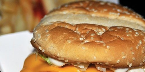 Ученые рассказали о влиянии фастфуда на мозг — МедНовости