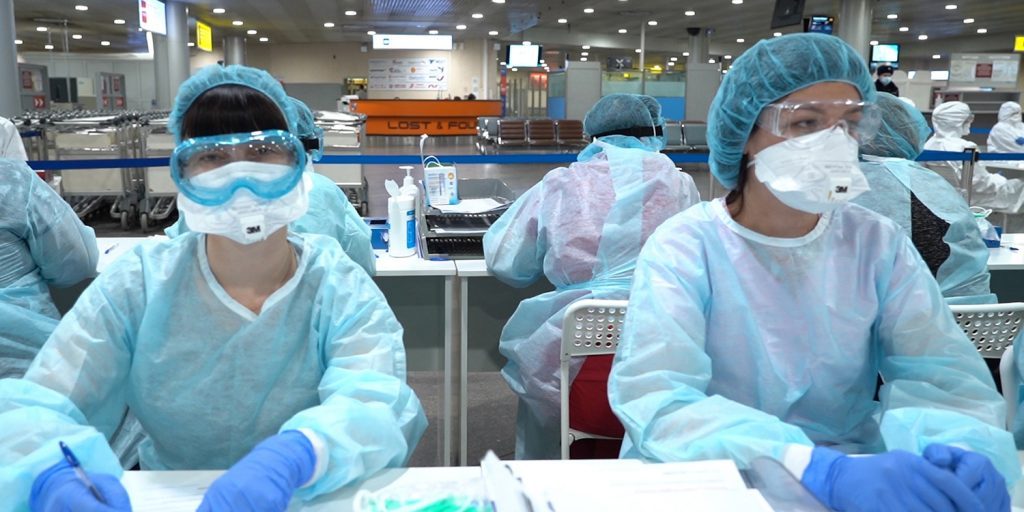 В слюне и на пластике: сколько живет коронавирус на разных поверхностях