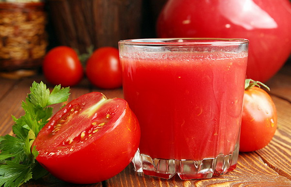 Томатный сок полезнее помидоров – он улучшает защиту от рака