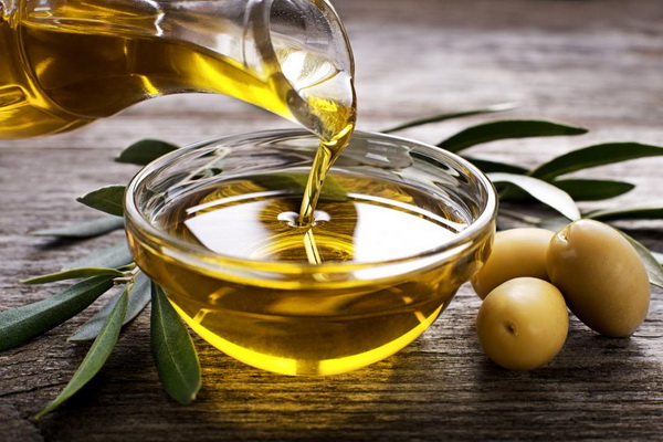 Растительные масла помогают снизить холестерин и улучшить работу сердца