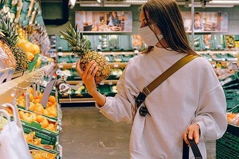Врачи дали рекомендации по походу в магазин в условиях пандемии