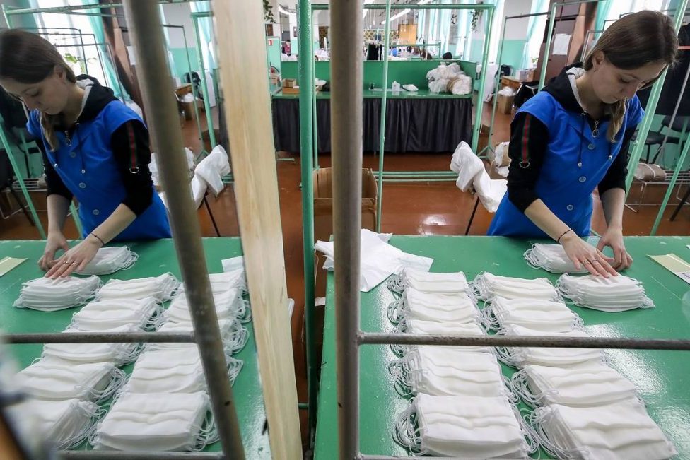 В Якутию доставили более 390 тыс. медицинских масок для медиков — Общество