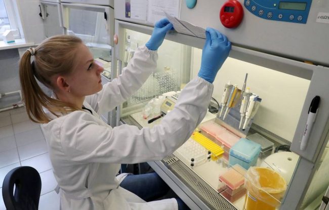 Эксперт: применение штамма коронавируса из США повысит точность испытаний препаратов в РФ — Общество