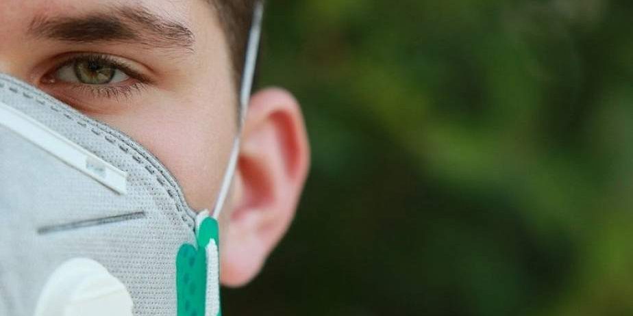 Медики назвали самые опасные места для заражения коронавирусом