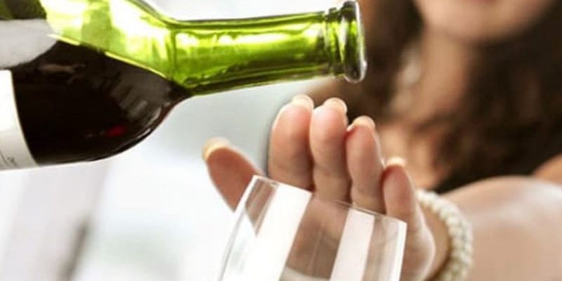 Названы пять признаков аллергии на алкоголь