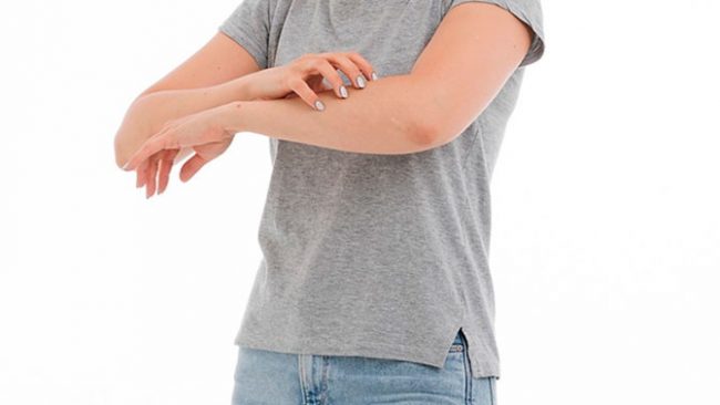 Испанские дерматологи объяснили, как на заражение COVID-19 реагирует кожа