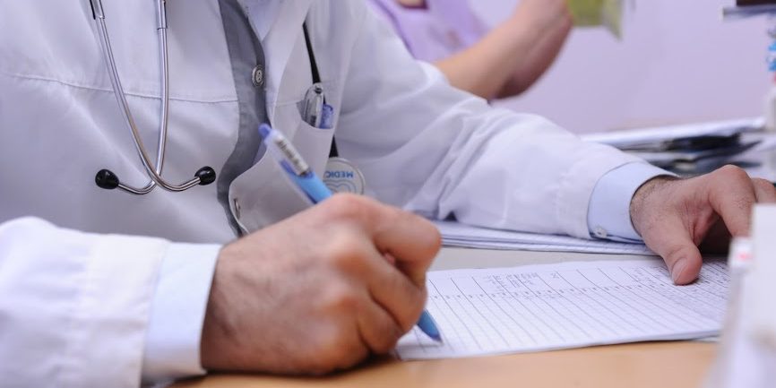 Мясников назвал признаки плохой работы щитовидной железы