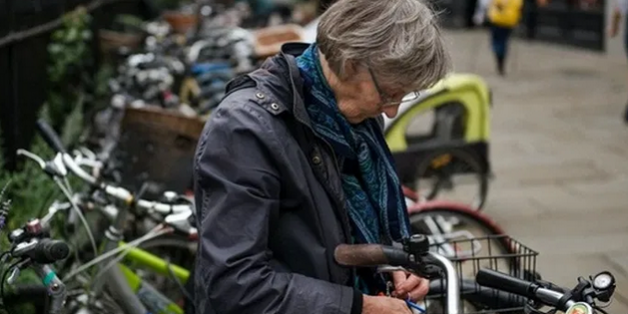 Найден способ вернуть цвет седым волосам