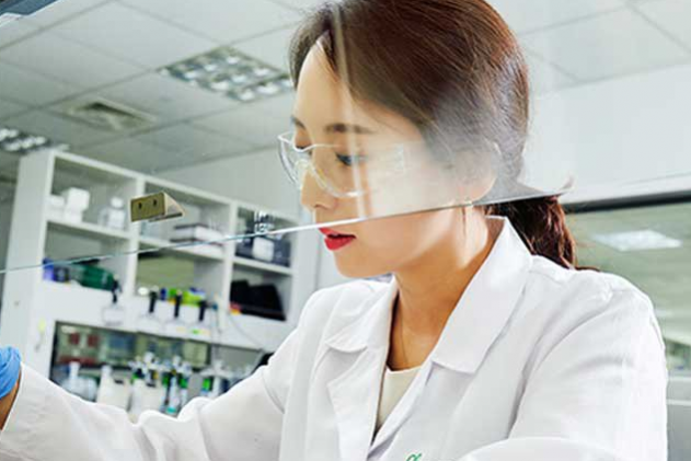 Коронавирус адаптировался к человеческому организму и стал более заразным