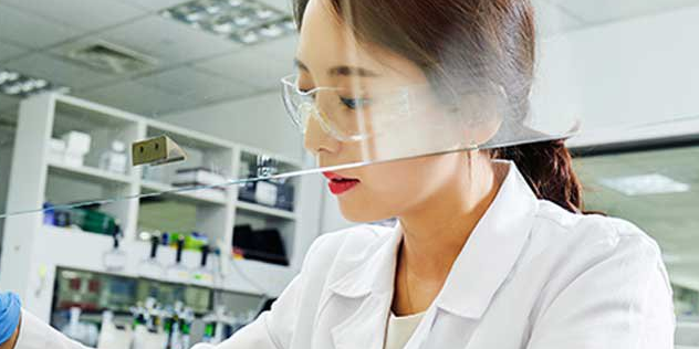 Коронавирус адаптировался к человеческому организму и стал более заразным