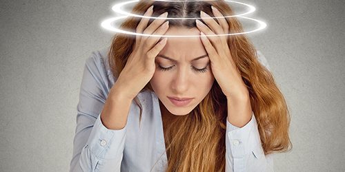 Назван витамин, спасающий от головокружения