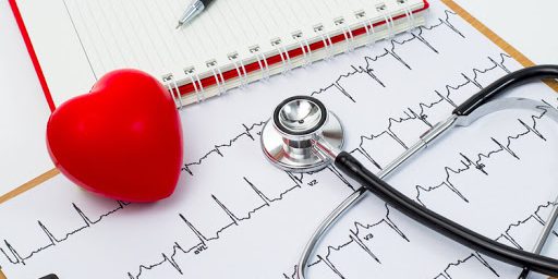 Доктор Мясников рассказал, чем лечить мерцательную аритмию