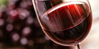 Красное вино оказалось настоящим спасением от тяжелых осложнений COVID-19