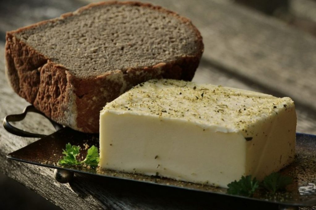 Топленое масло может помогать от разных проблем со здоровьем