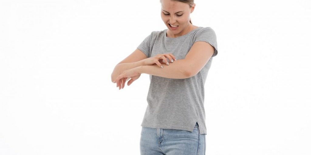 Крапивница у взрослых и детей: причины, симптомы и лечение