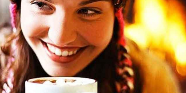 Какие полезные согревающие напитки помогут не заболеть осенью