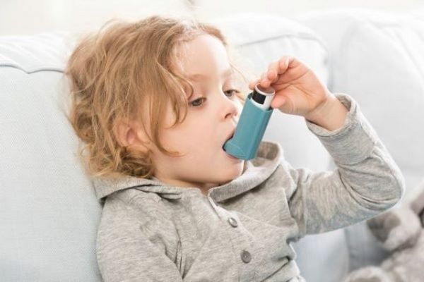 У рожденных после кесарева удваивается риск астмы и аллергии