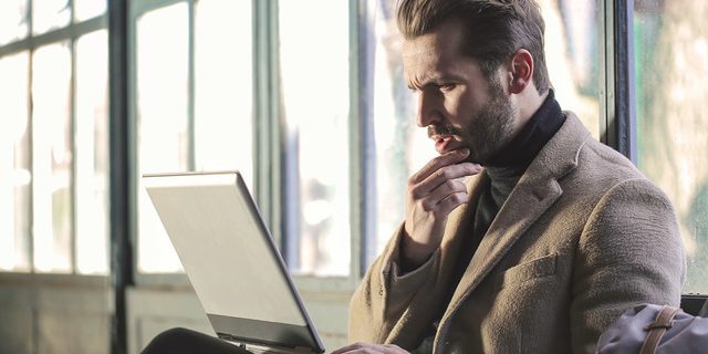 Мне за 30 и у меня до сих пор прыщи. Что с этим делать?