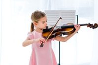 Неврологи наглядно показали, почему ребенок должен заниматься музыкой