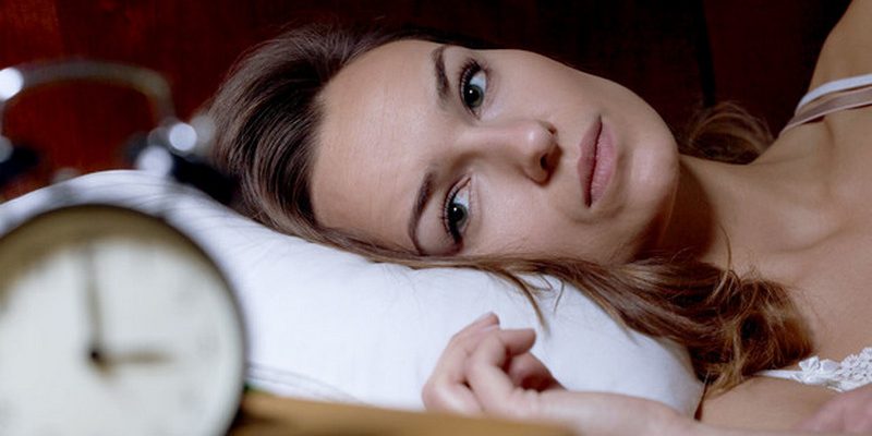 Названы продукты, которые нельзя есть на ночь: они могут вызвать бессонницу