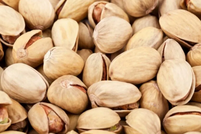 Диетологи рассказали о пользе фисташек для похудения