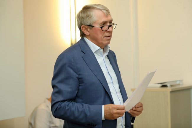 fc5e52b76fb256e9d3fdcf1c3e2cc49c