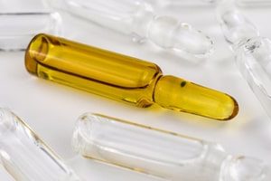 Росздравнадзор заявил об отсутствии летальных исходов после введения российских вакцин от COVID-19