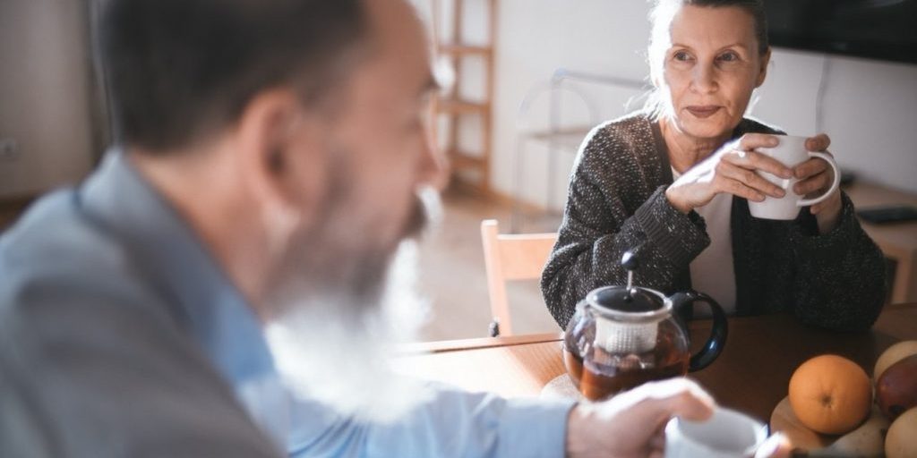 Болезни сердца у одного супруга удваивают их риск у второго