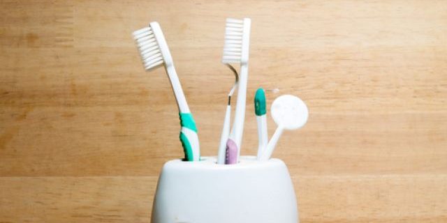 Когда нужно менять зубную щетку