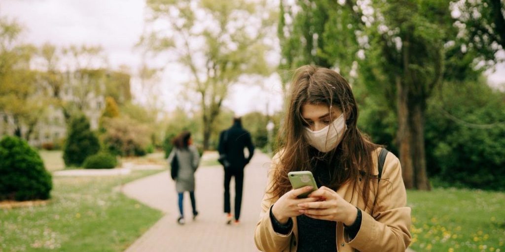 Вакцинация снижает риск инфицирования коронавирусом непривитых людей