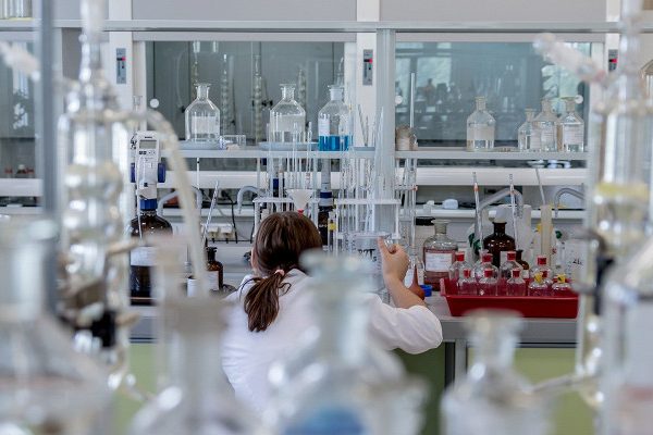 Врач рассказал, как распознать рак по голосу