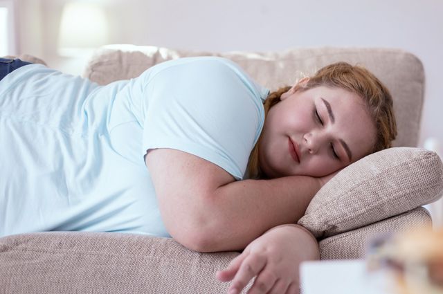 Во сколько нужно ложиться спать, чтобы выглядеть моложе