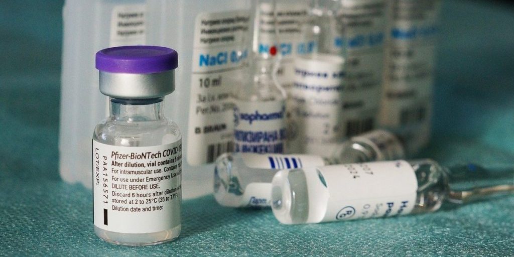 Паралич из-за вакцины: стали известны последствия применения Pfizer