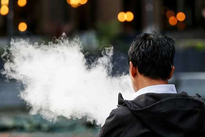 Пульмонолог рассказал о коварстве электронных сигарет