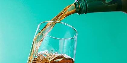 Диетолог предупредила об усиливающих воспалительные процессы напитках