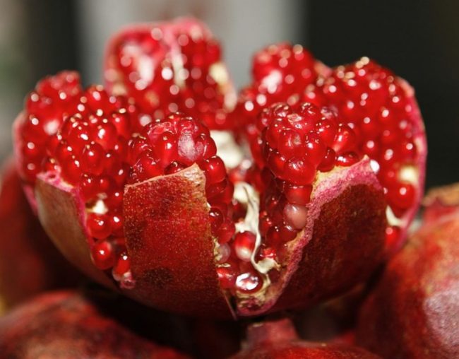 Гранат улучшает контроль артериального давления и диабета