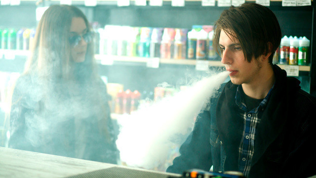 Пассивное курение электронных сигарет увеличивает риск бронхита