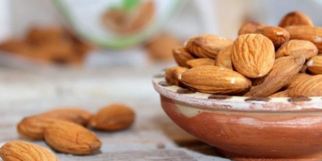 Медики назвали орех, улучшающий защиту мозга от инсульта