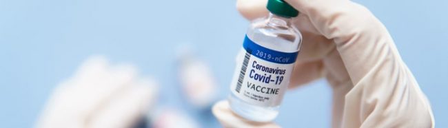 Pfizer обосновал необходимость введения четырех доз вакцины для защиты пожилых людей от COVID-19