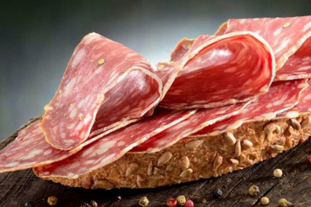 Кардиолог Кореневич: 3 продукта могут вредить сердцу и сосудам сильнее колбасы