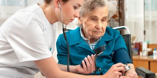 Как распознать ранние признаки деменции