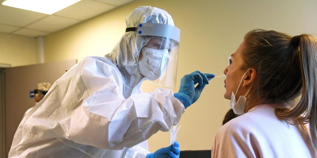 Врач объяснил, что сильнее всего страдает в организме при COVID-19