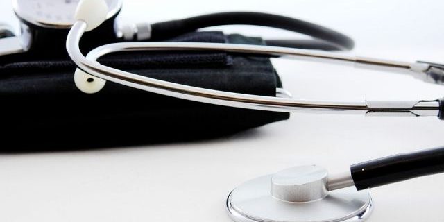 Кардиолог назвал признаки гипертонического криза