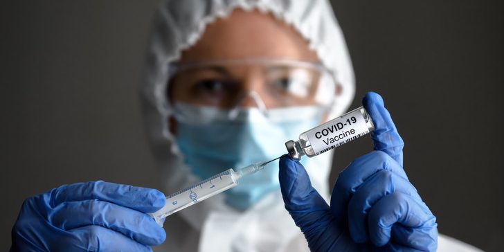 Кому бесполезно делать прививку от COVID-19: новое исследование