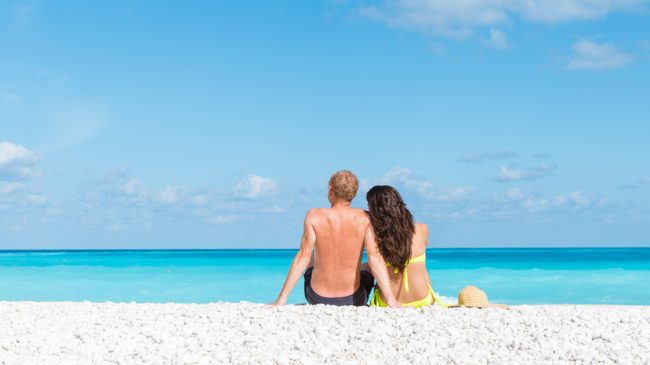 Мифы о “здоровом” загаре сохраняются, несмотря на предупреждения о раке кожи и старении